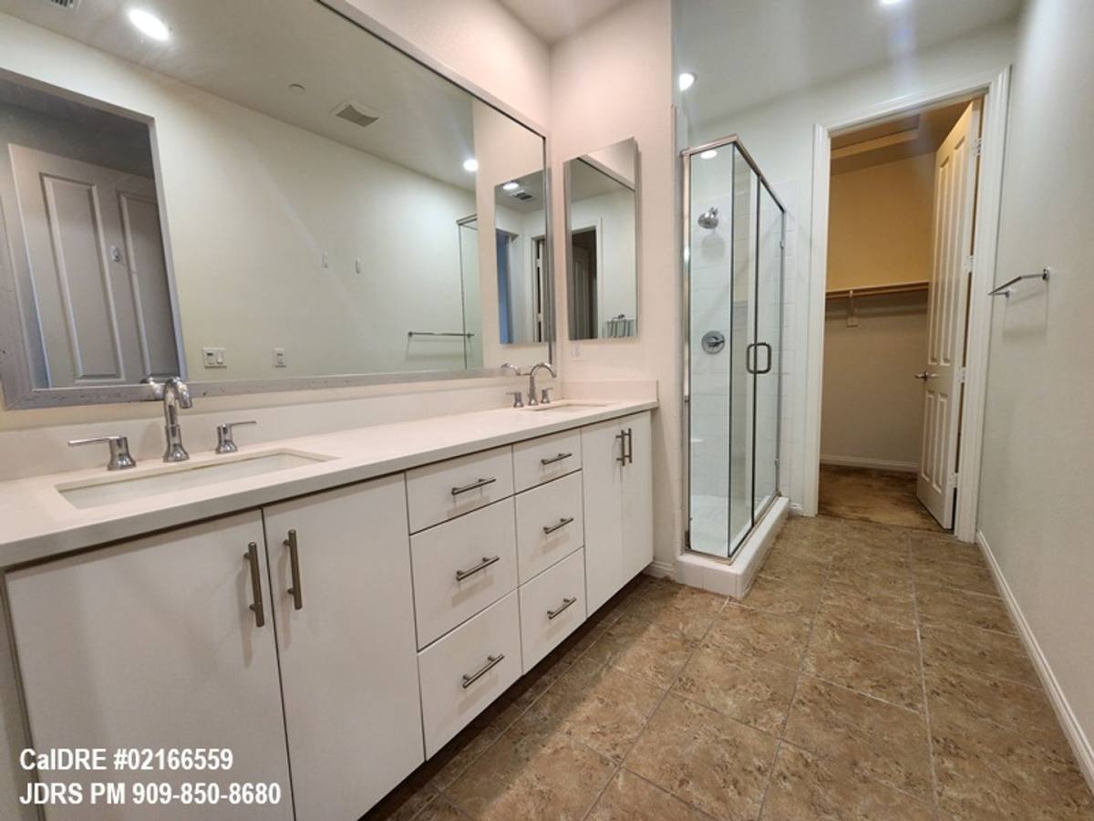 Townhouse for rent at 902 Botanica Lane, Azusa, CA 91702