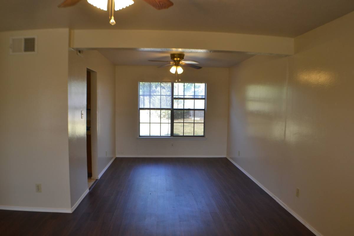 House for rent at 1515 Bandera Dr, Arlington, TX 76018