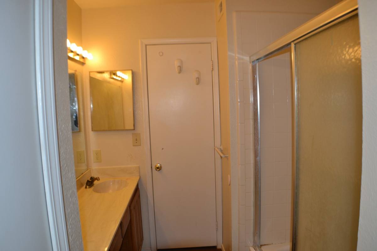 House for rent at 1515 Bandera Dr, Arlington, TX 76018