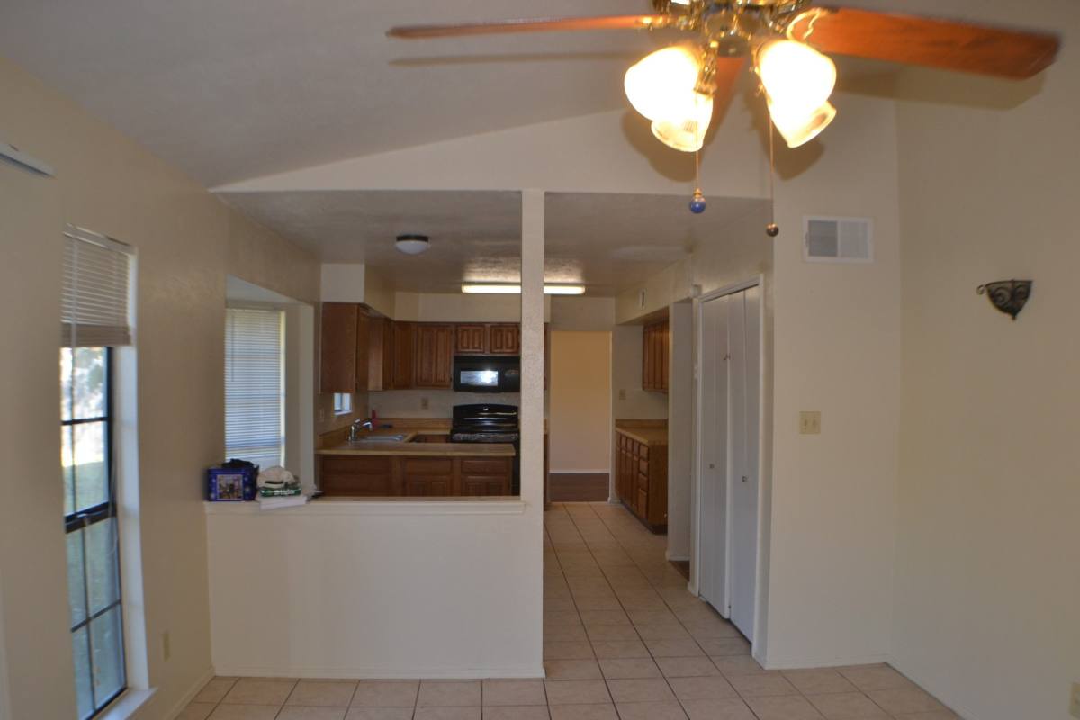 House for rent at 1515 Bandera Dr, Arlington, TX 76018