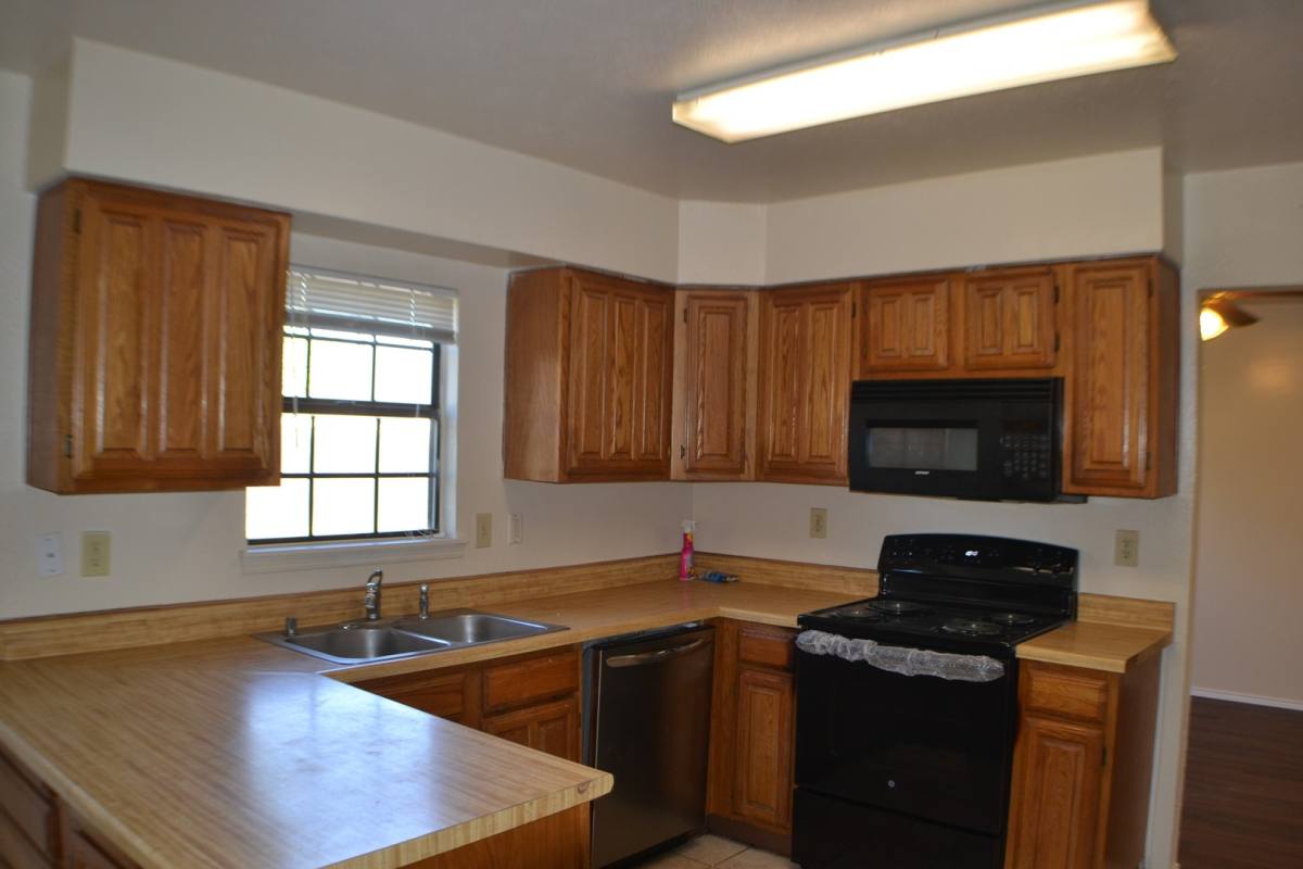 House for rent at 1515 Bandera Dr, Arlington, TX 76018