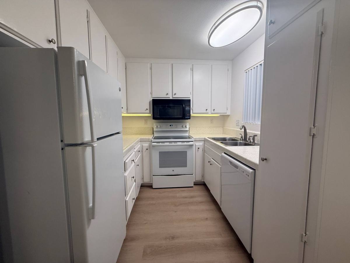 Apartment for rent at 3914 Center St, San Diego, CA 92103