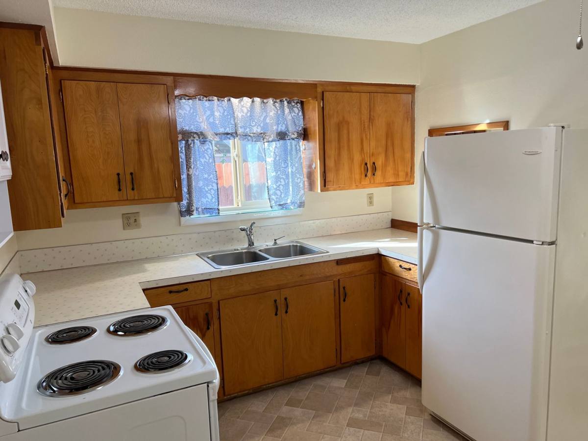 Apartment for rent at 1650 & 1652 NW Vale Court, Roseburg, OR 97471