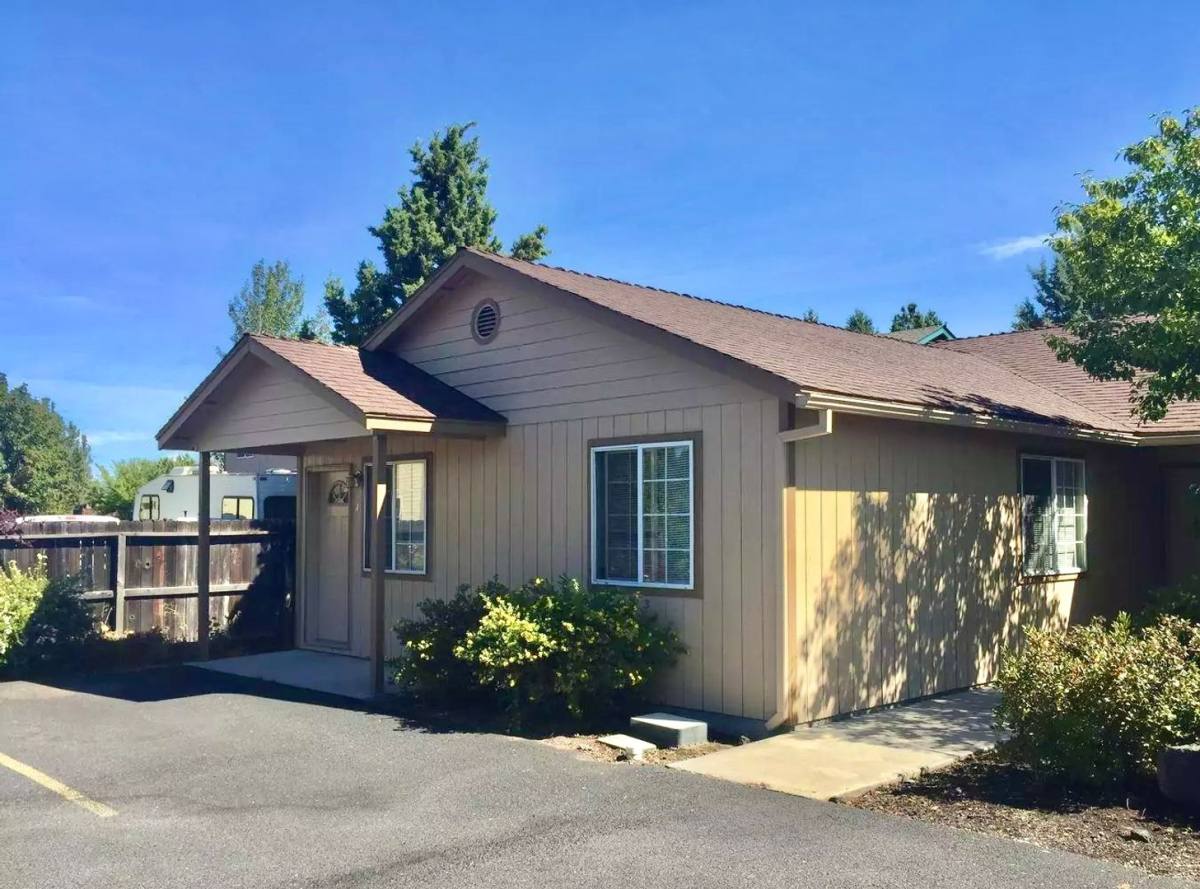Apartment for rent at 1442 NE Tucson Way-a, Bend, OR 97701