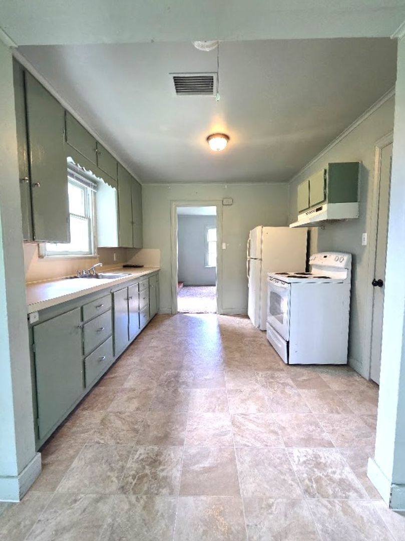 House for rent at 1124 Nevada St, Bellingham, WA 98229