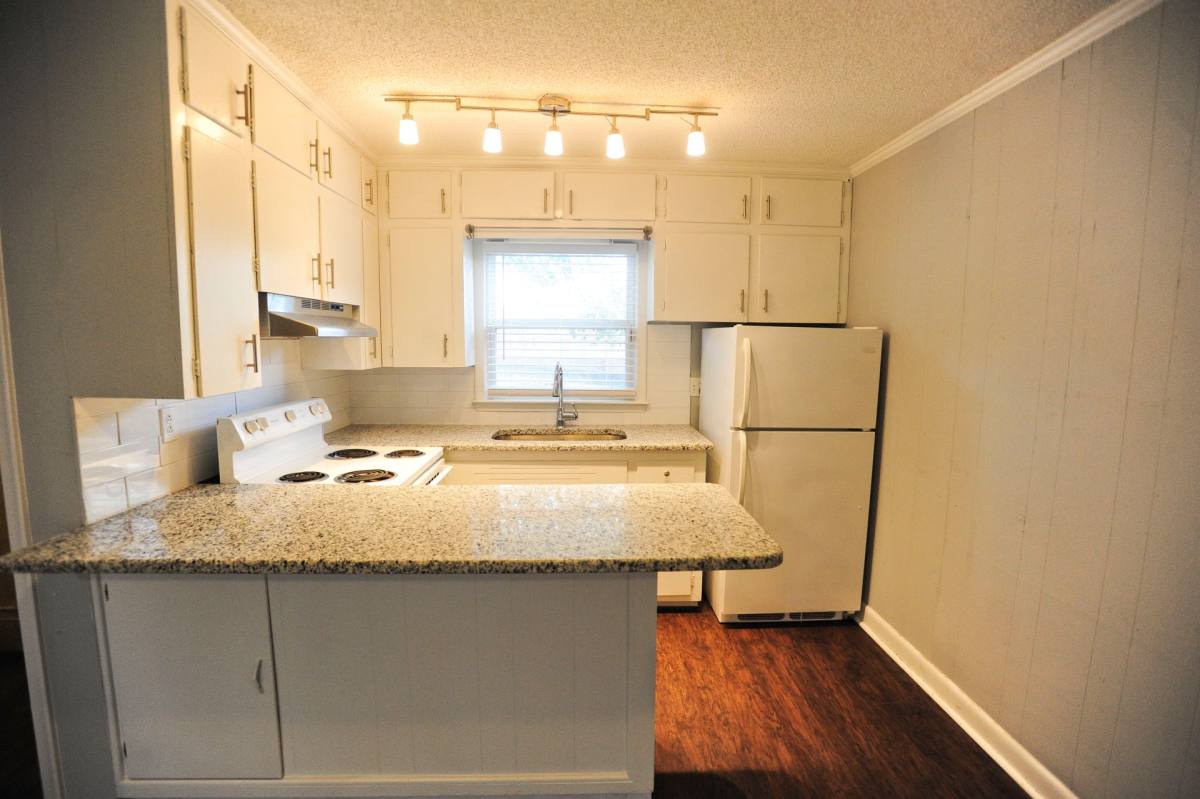 Apartment for rent at 438 S Hawthorne Rd, Winston Salem, NC 27103