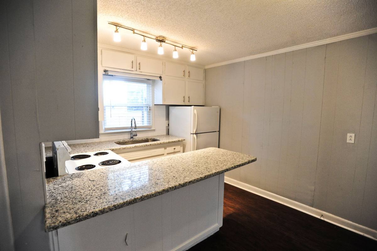 Apartment for rent at 438 S Hawthorne Rd, Winston Salem, NC 27103