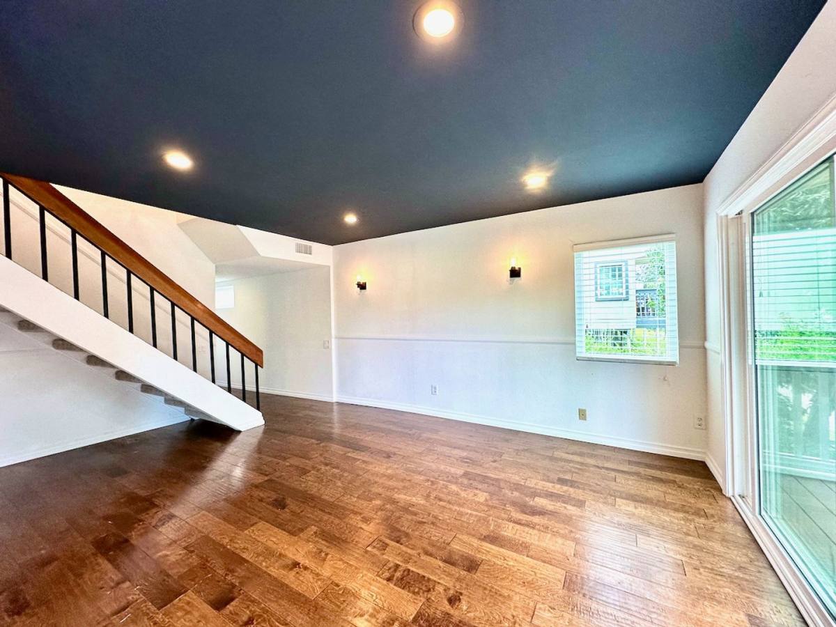 Townhouse for rent at 10535 Caminito Banyon, San Diego, CA 92131