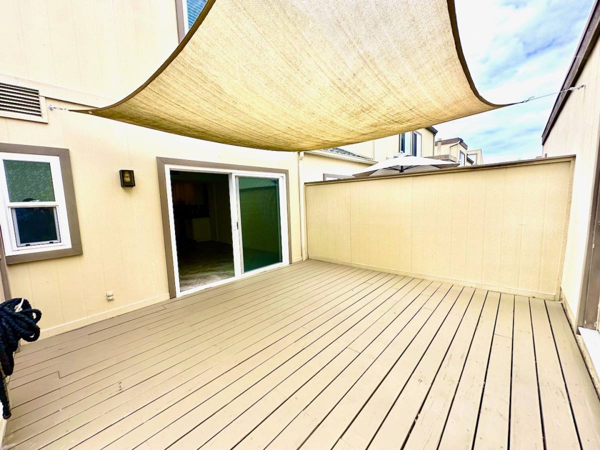 Townhouse for rent at 10535 Caminito Banyon, San Diego, CA 92131