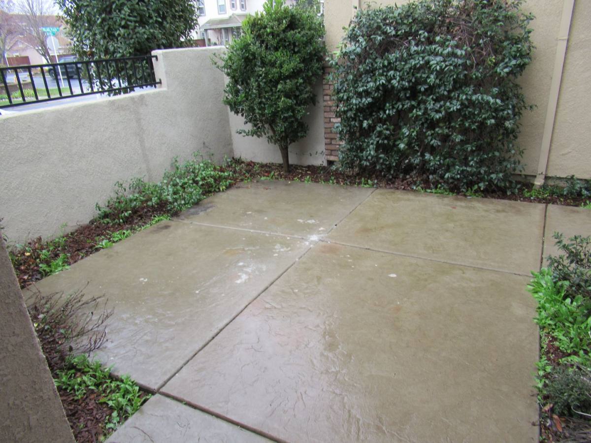 House for rent at 3169 Village Plaza Dr, Roseville, CA 95747