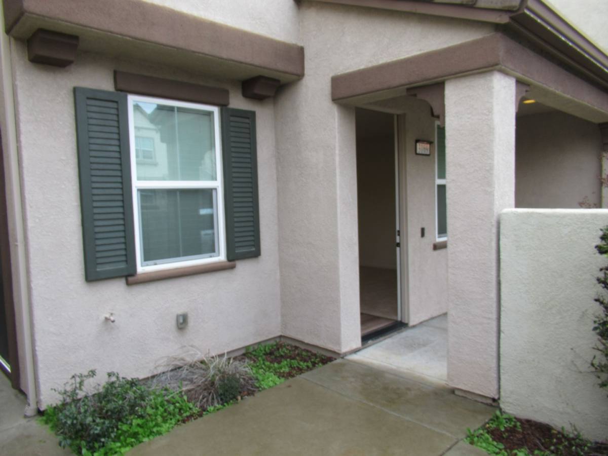House for rent at 3169 Village Plaza Dr, Roseville, CA 95747