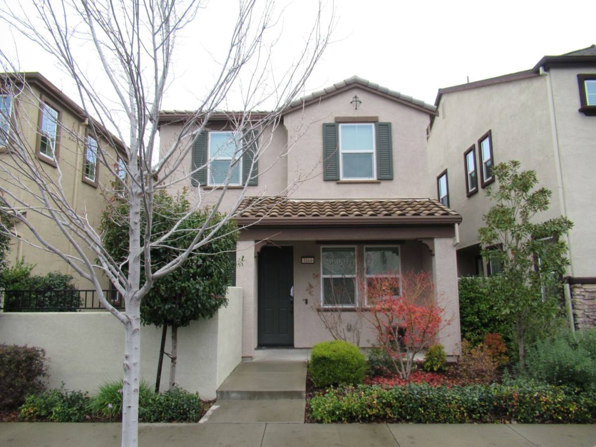 House for rent at 3169 Village Plaza Dr, Roseville, CA 95747