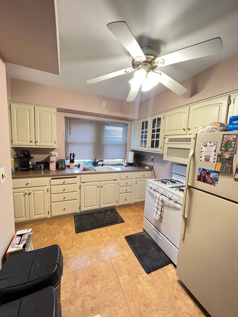 Apartment for rent at 2320 E 2nd St, Duluth, MN 55812