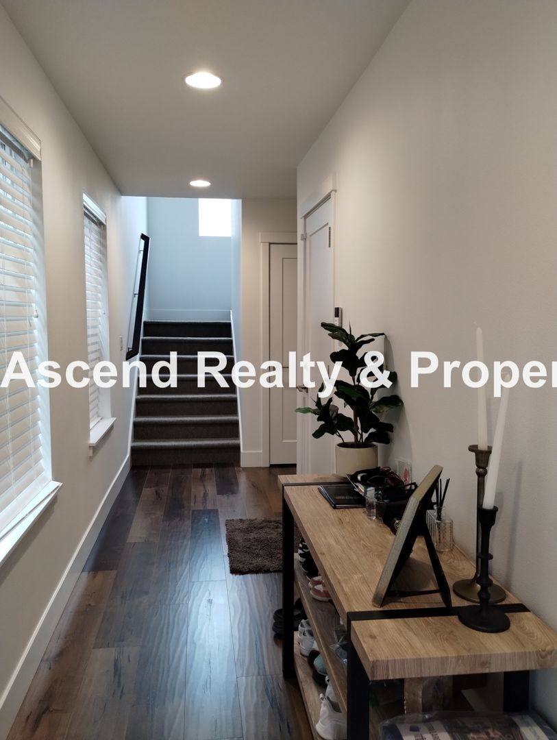 House for rent at 958 SW Adrian Terrace, Beaverton, OR 97005