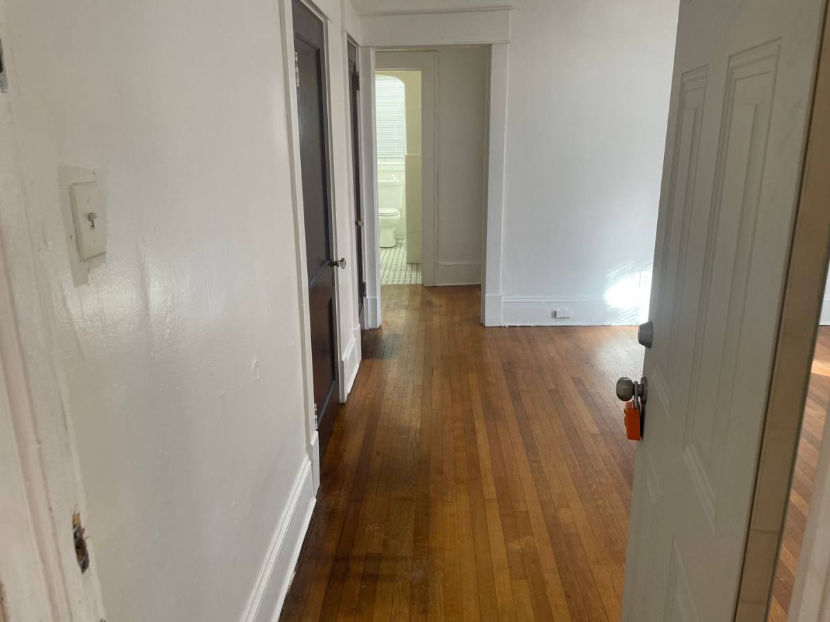 Apartment for rent at 615 Day Ave SW, Roanoke, VA 24016