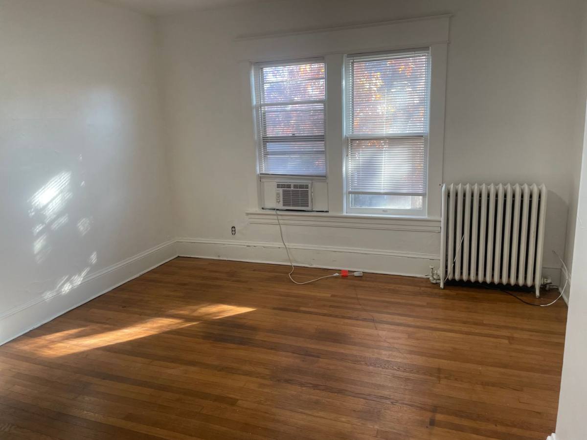 Apartment for rent at 615 Day Ave SW, Roanoke, VA 24016