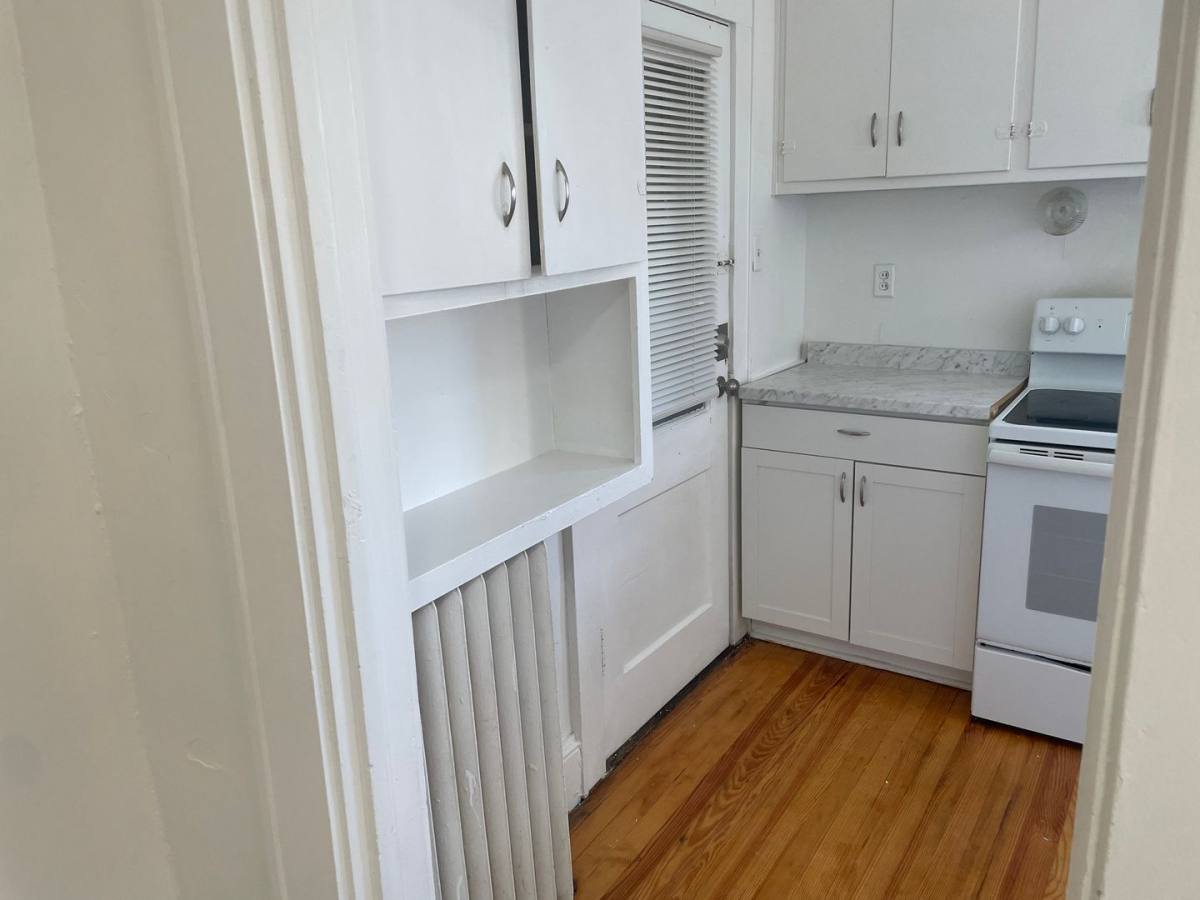 Apartment for rent at 615 Day Ave SW, Roanoke, VA 24016