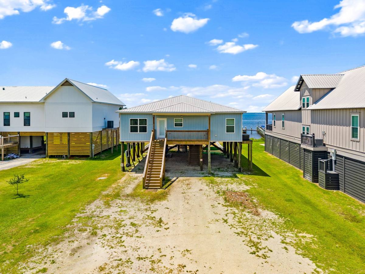 House for rent at 486 Beatrice Point Rd, Freeport, FL 32439