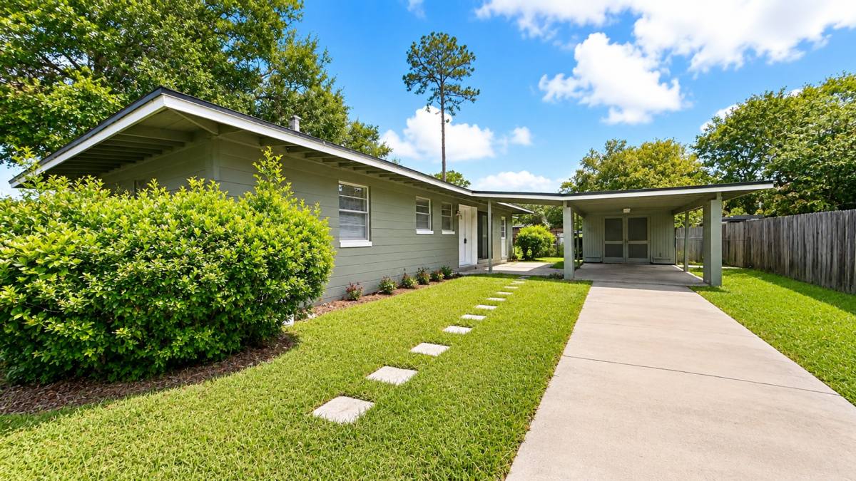 House for rent at 7104 Waikiki Rd, Jacksonville, FL 32216