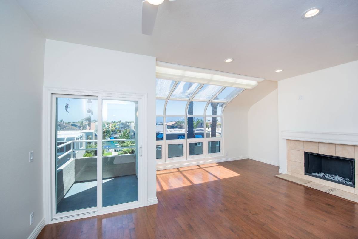 Townhouse for rent at 3299 Tempe Dr, Huntington Beach, CA 92649