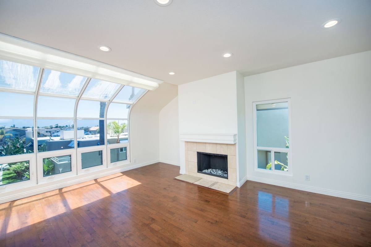 Townhouse for rent at 3299 Tempe Dr, Huntington Beach, CA 92649