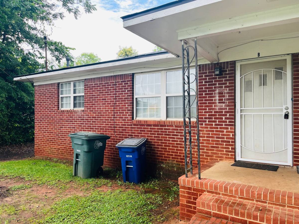 Apartment for rent at 217 W Central Ave, Griffin, GA 30223