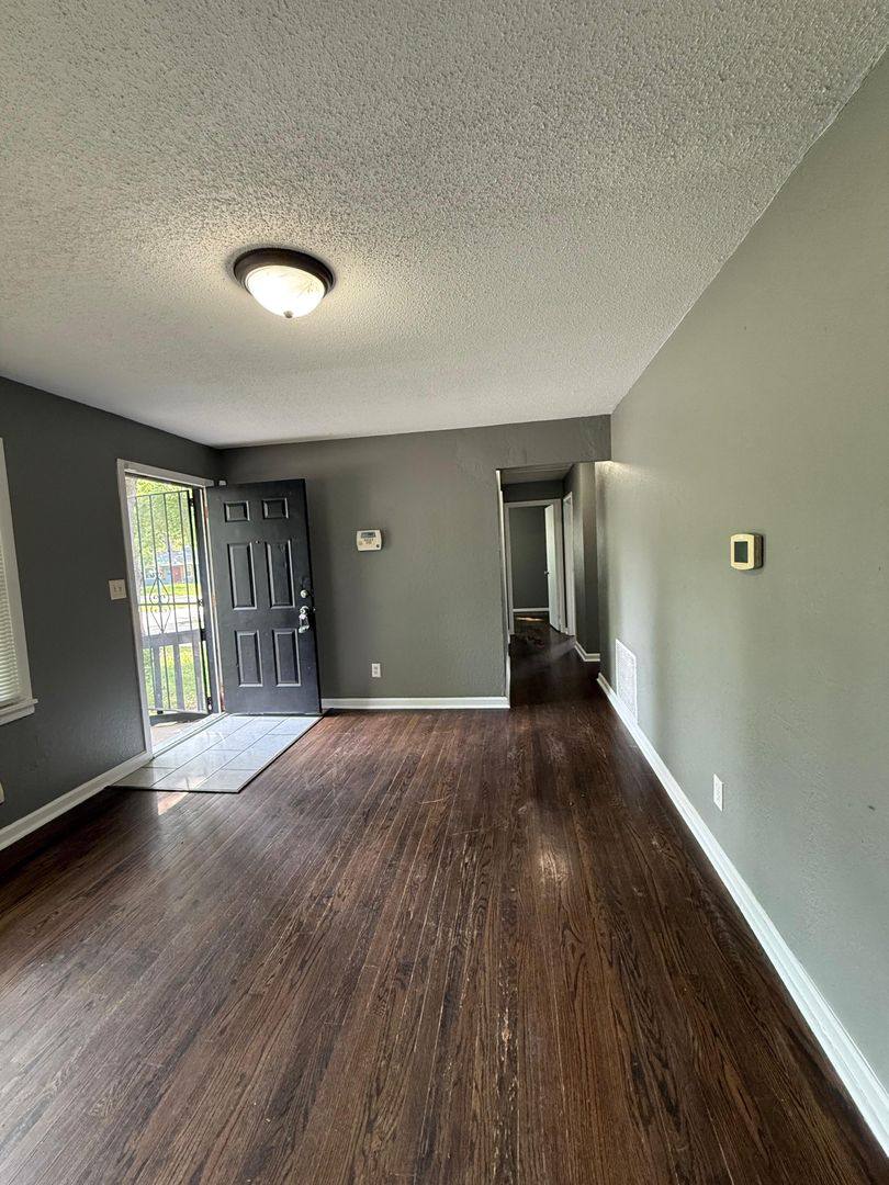 House for rent at 8410 Ruskin Way, Kansas City, MO 64134