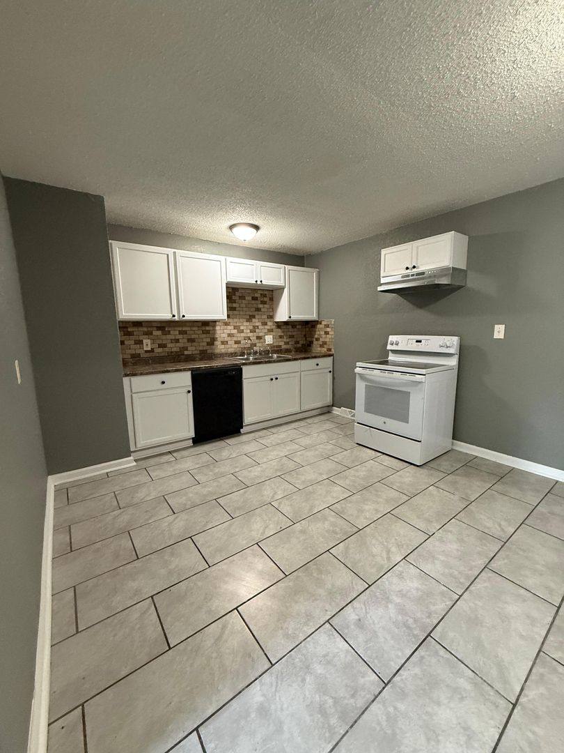 House for rent at 8410 Ruskin Way, Kansas City, MO 64134