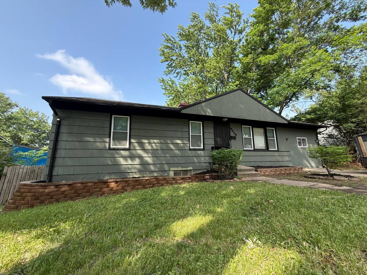 House for rent at 8410 Ruskin Way, Kansas City, MO 64134