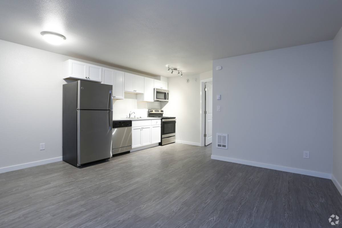 Apartment for rent at 115 Bloomington Ave, Bremerton, WA 98312