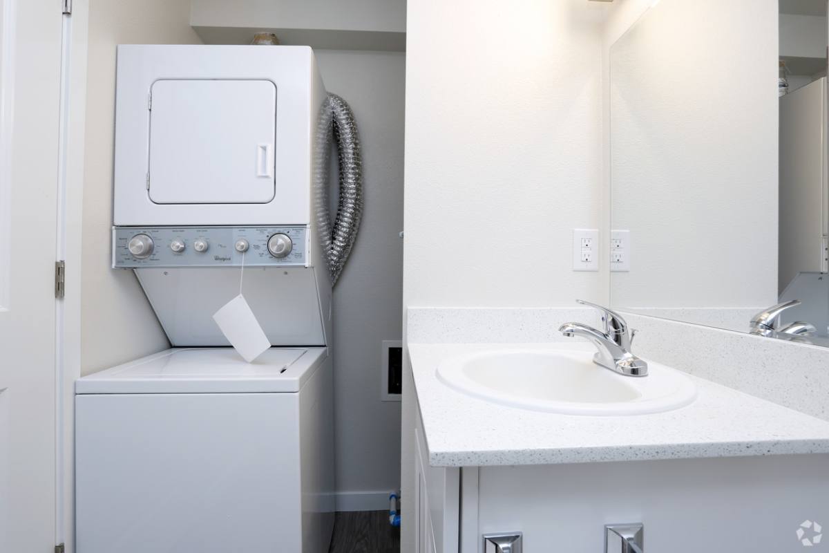 Apartment for rent at 115 Bloomington Ave, Bremerton, WA 98312