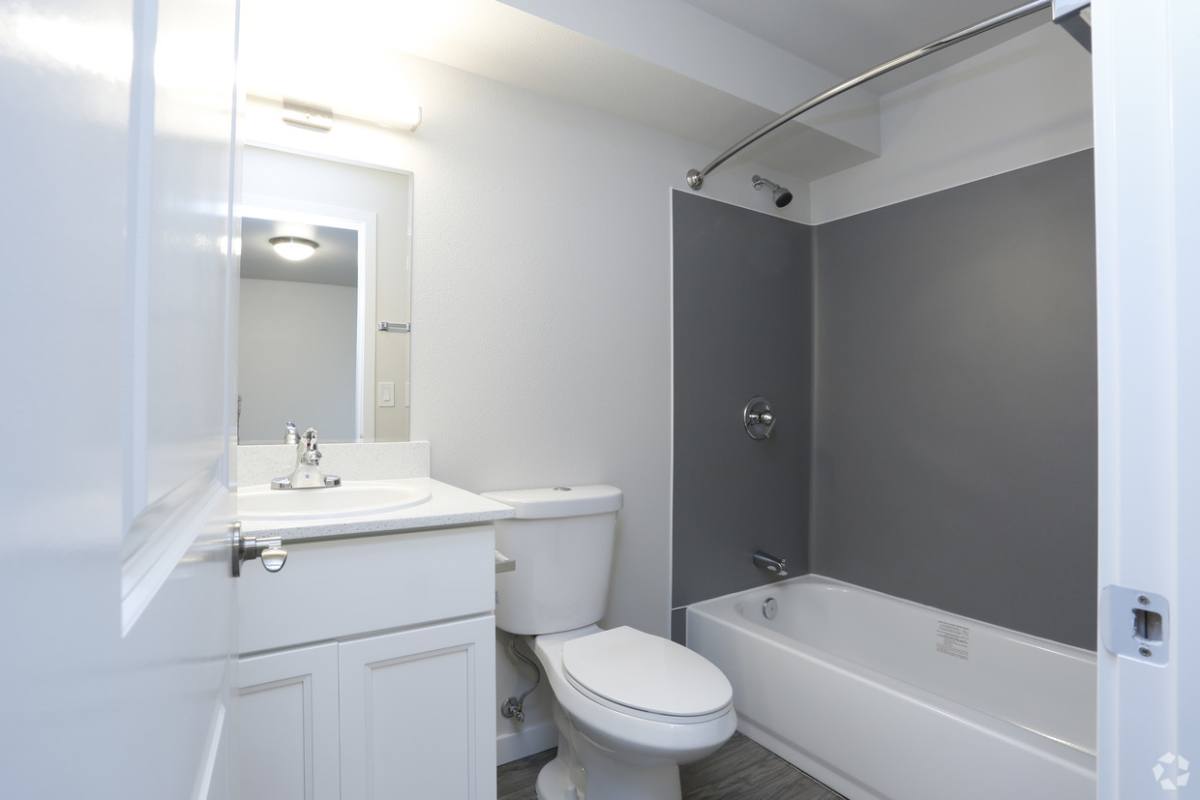 Apartment for rent at 115 Bloomington Ave, Bremerton, WA 98312