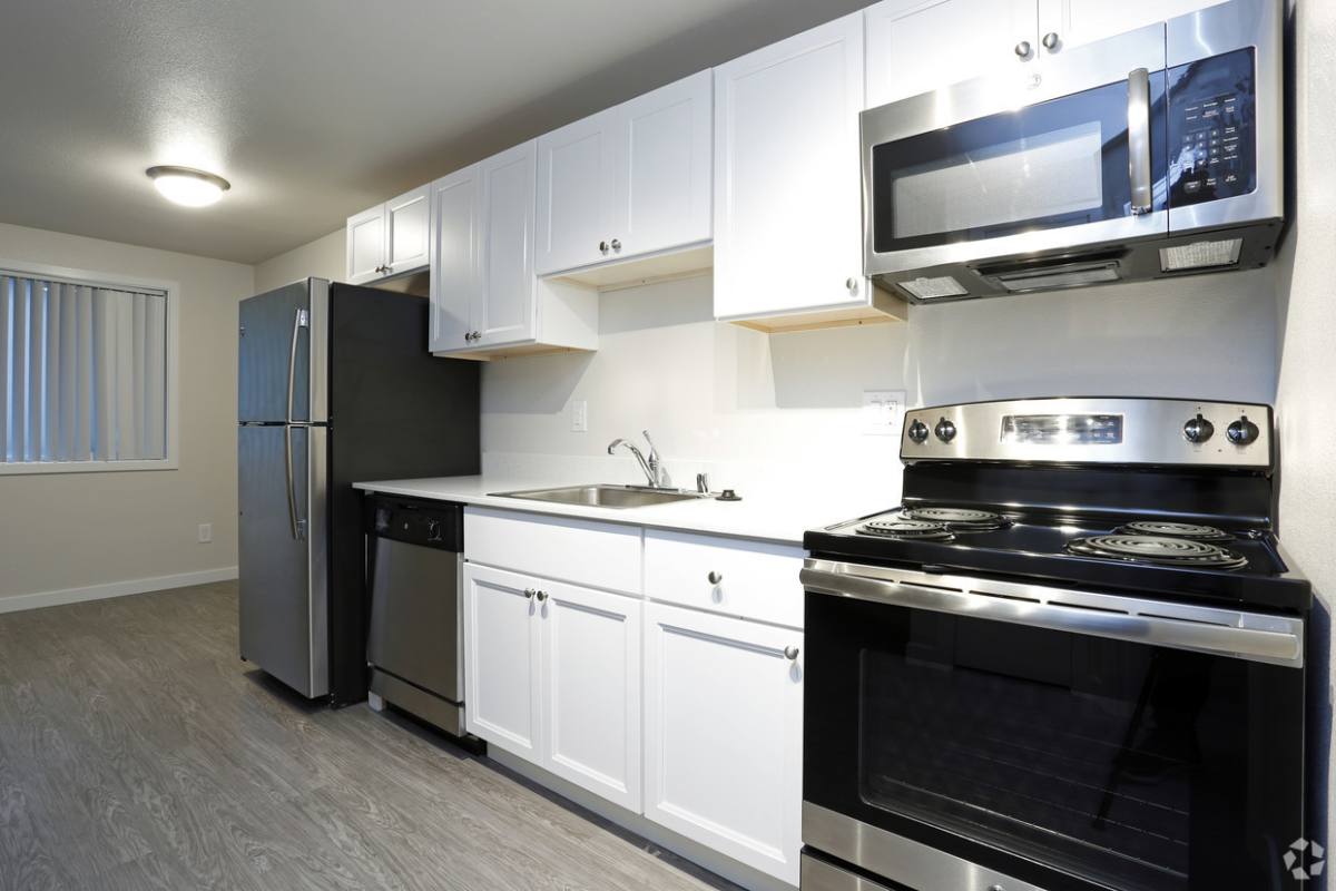 Apartment for rent at 115 Bloomington Ave, Bremerton, WA 98312
