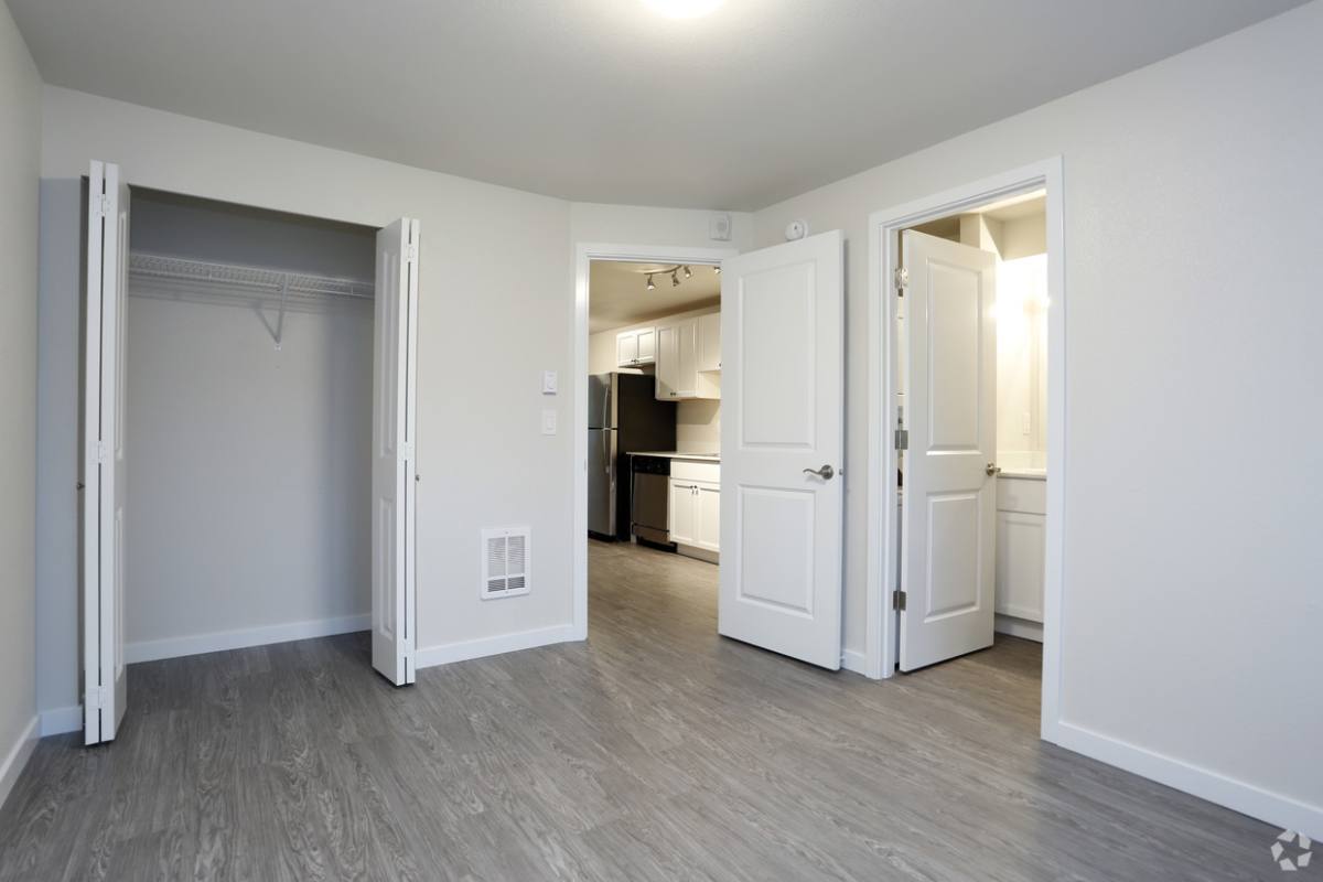 Apartment for rent at 115 Bloomington Ave, Bremerton, WA 98312