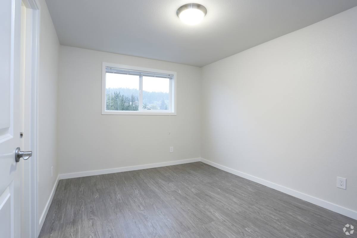 Apartment for rent at 115 Bloomington Ave, Bremerton, WA 98312