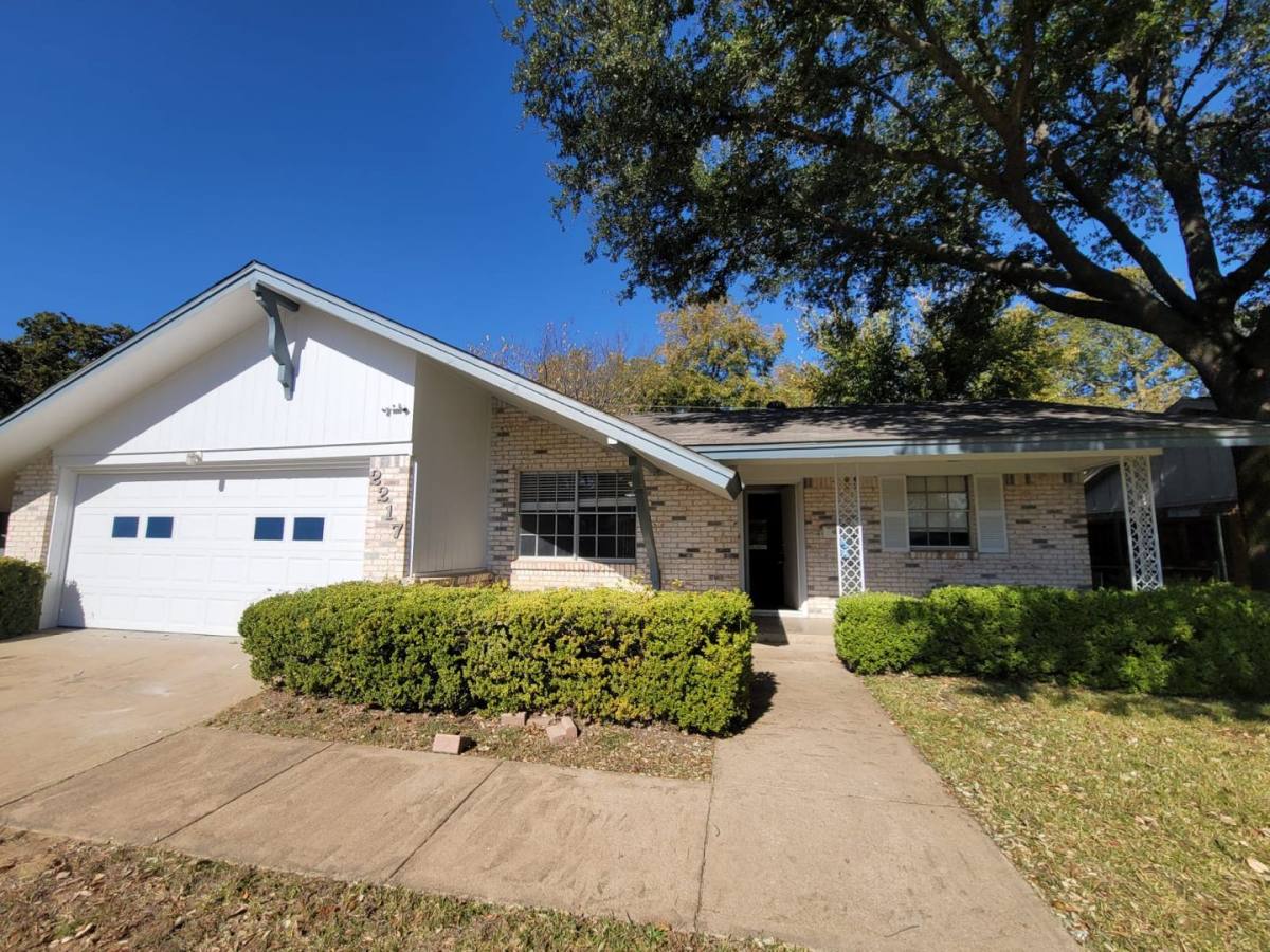 2217 Druid Dr, Irving, TX 75060 - House for Rent