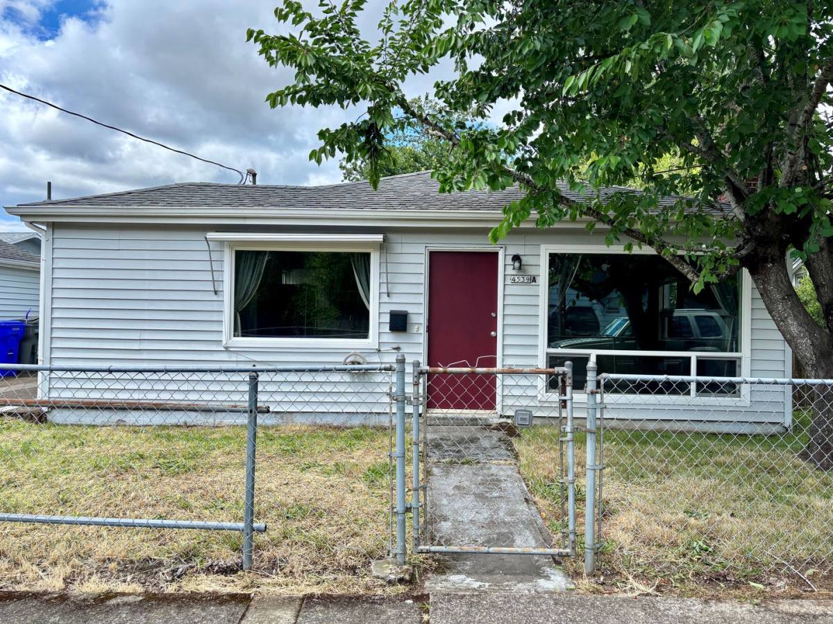 Apartment for rent at 4539 SE 100th Ave, Portland, OR 97266