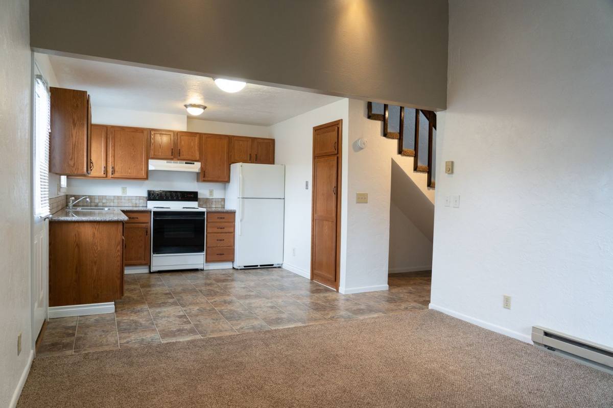 Apartment for rent at 1823 27th Ave SE, Albany, OR 97322