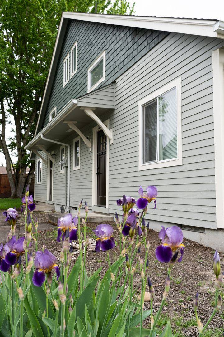 Apartment for rent at 1823 27th Ave SE, Albany, OR 97322