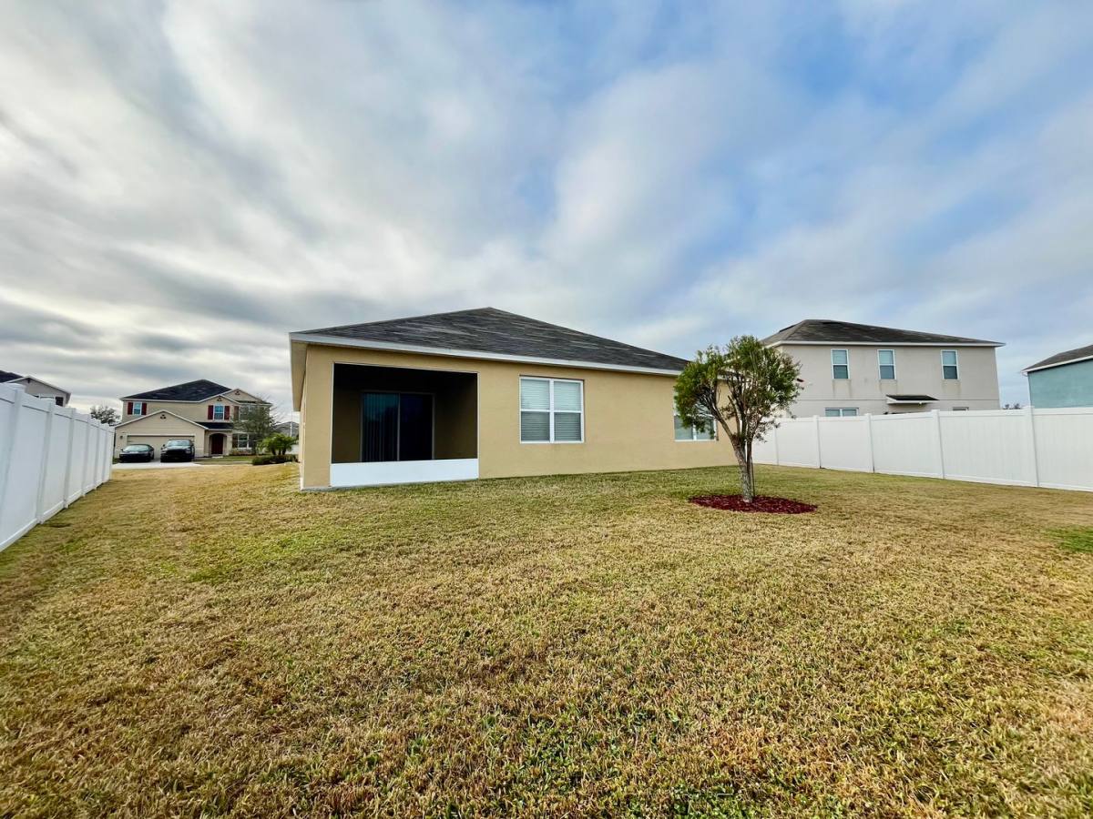 House for rent at 3227 Bayou Bay Dr, Lakeland, FL 33811