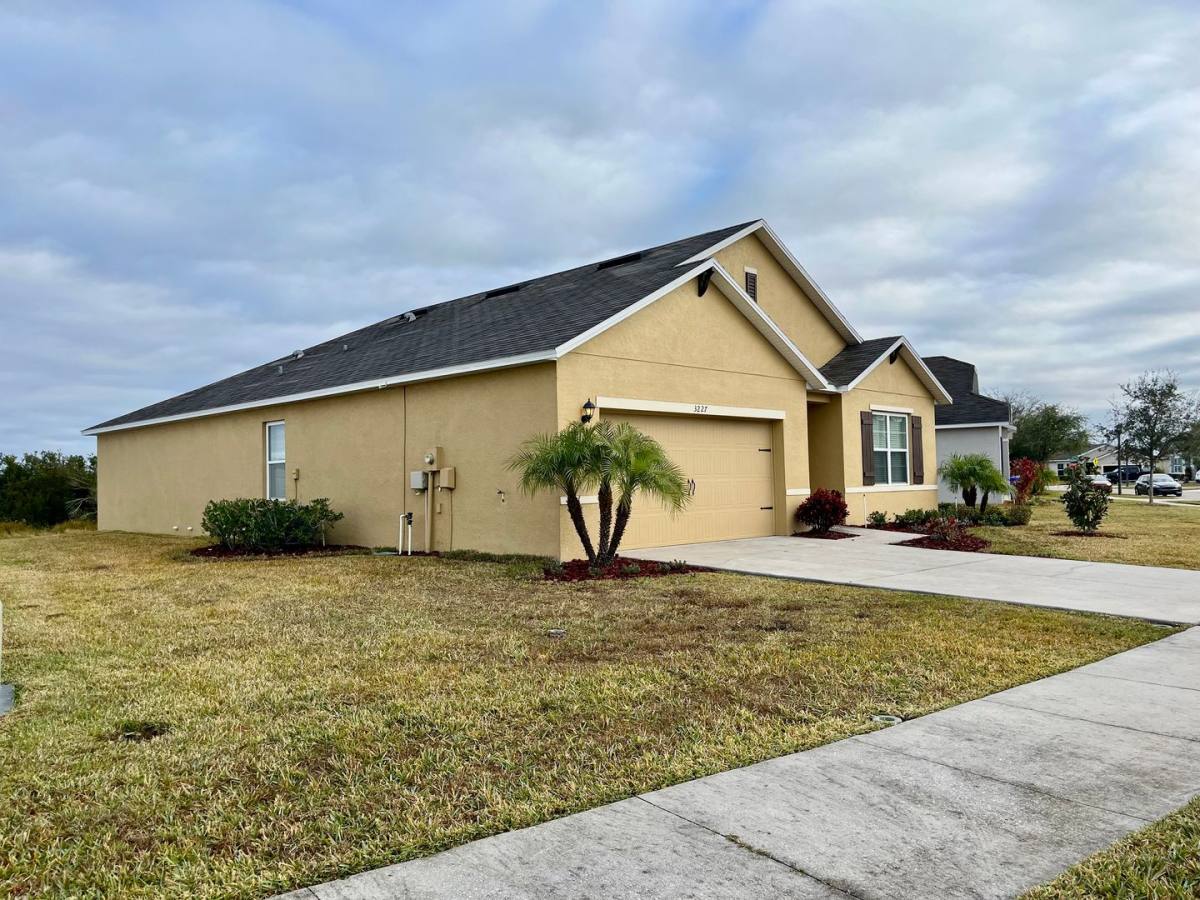 House for rent at 3227 Bayou Bay Dr, Lakeland, FL 33811