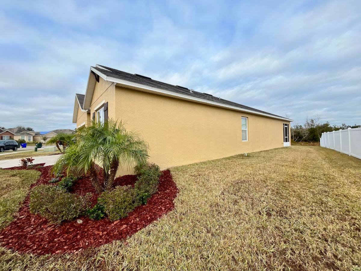 House for rent at 3227 Bayou Bay Dr, Lakeland, FL 33811