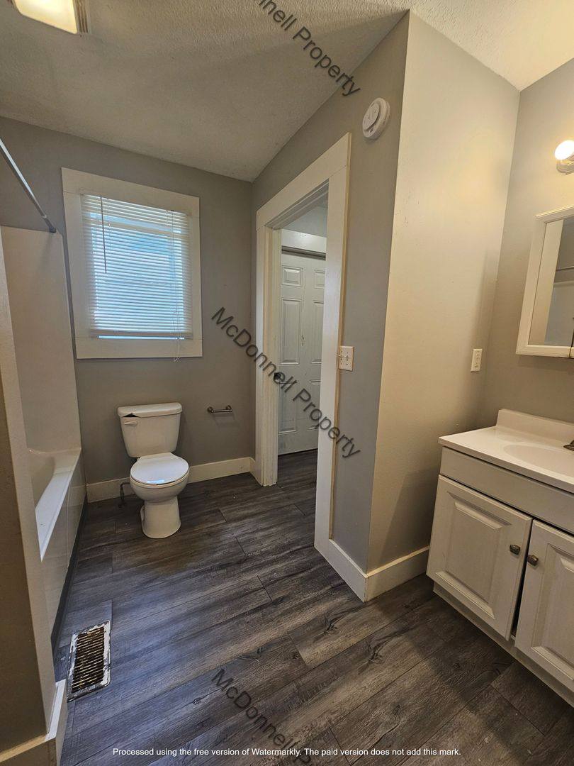 Apartment for rent at 1220 W 5th St, Davenport, IA 52802