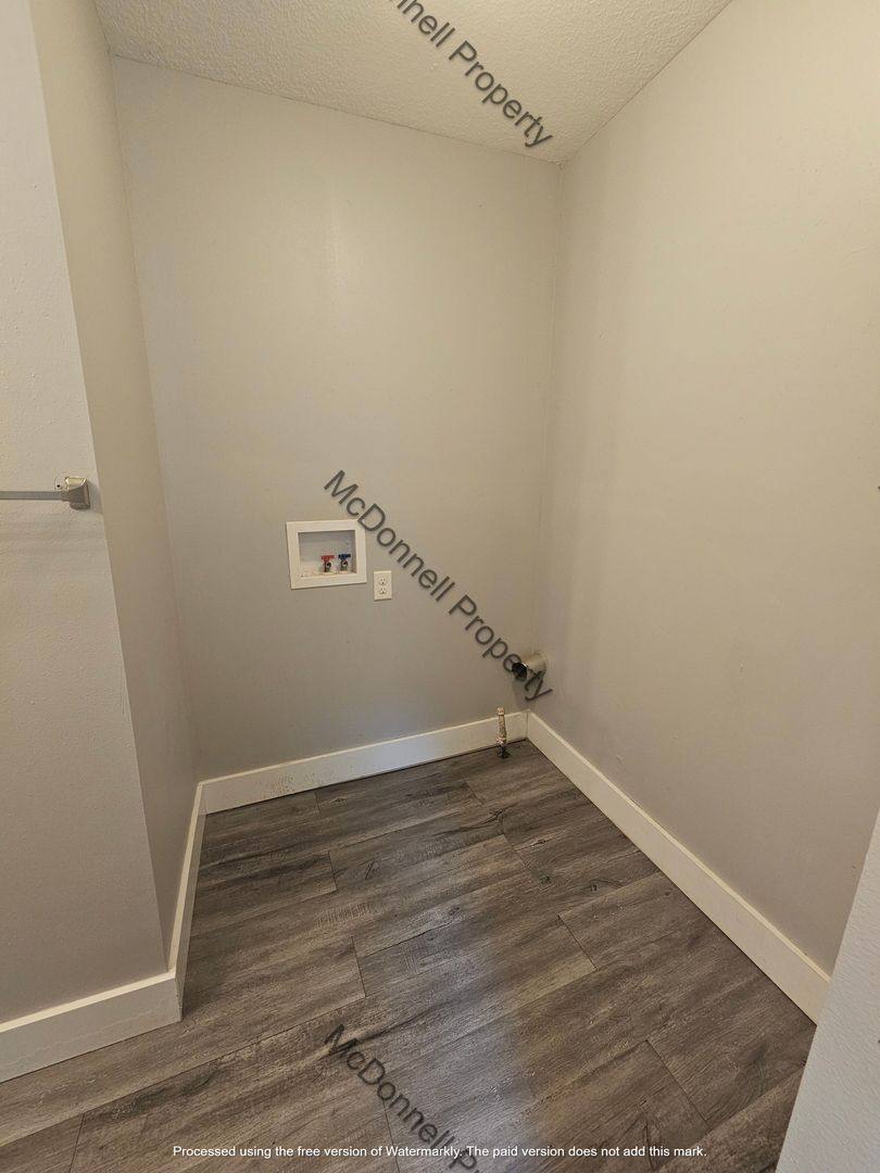 Apartment for rent at 1220 W 5th St, Davenport, IA 52802