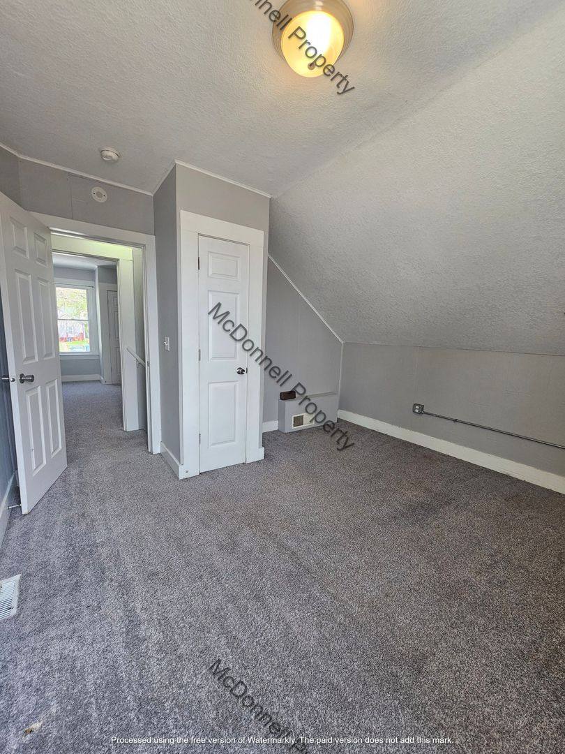 Apartment for rent at 1220 W 5th St, Davenport, IA 52802