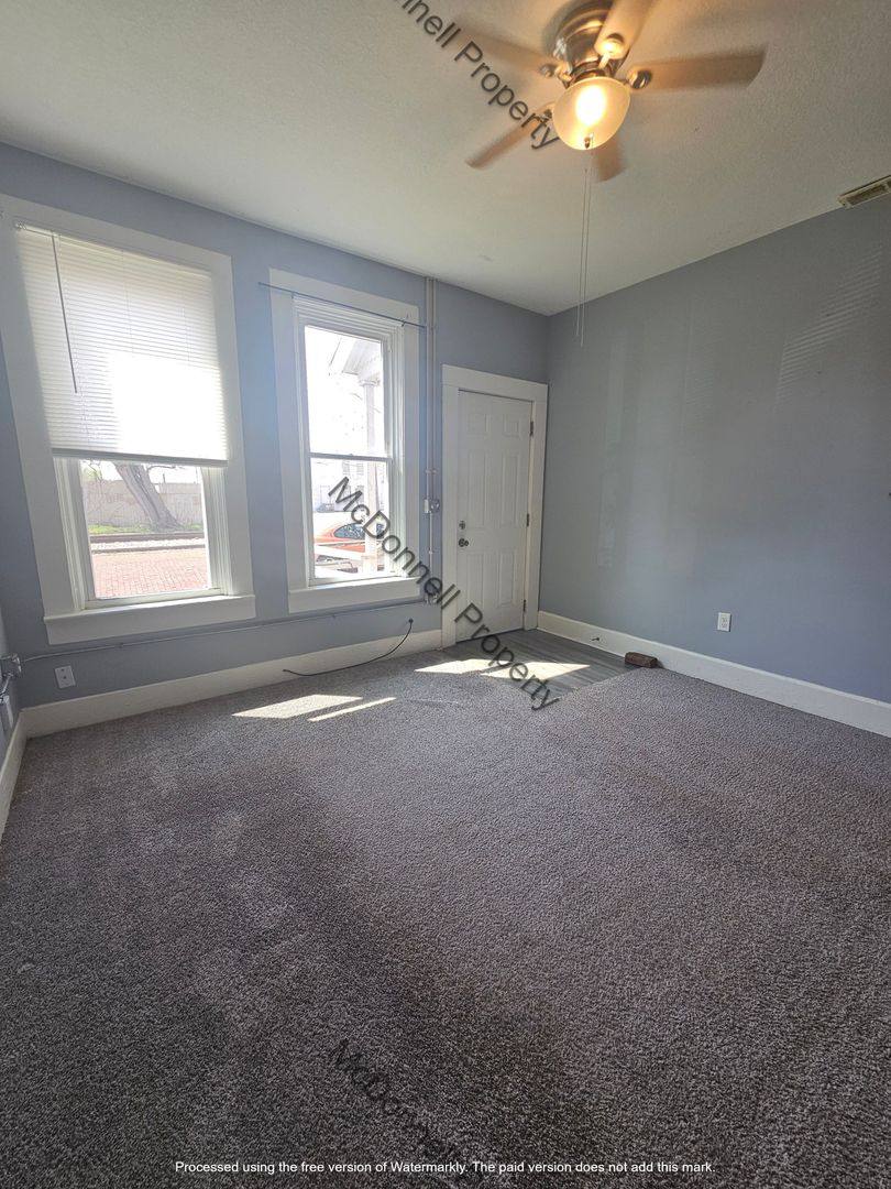Apartment for rent at 1220 W 5th St, Davenport, IA 52802