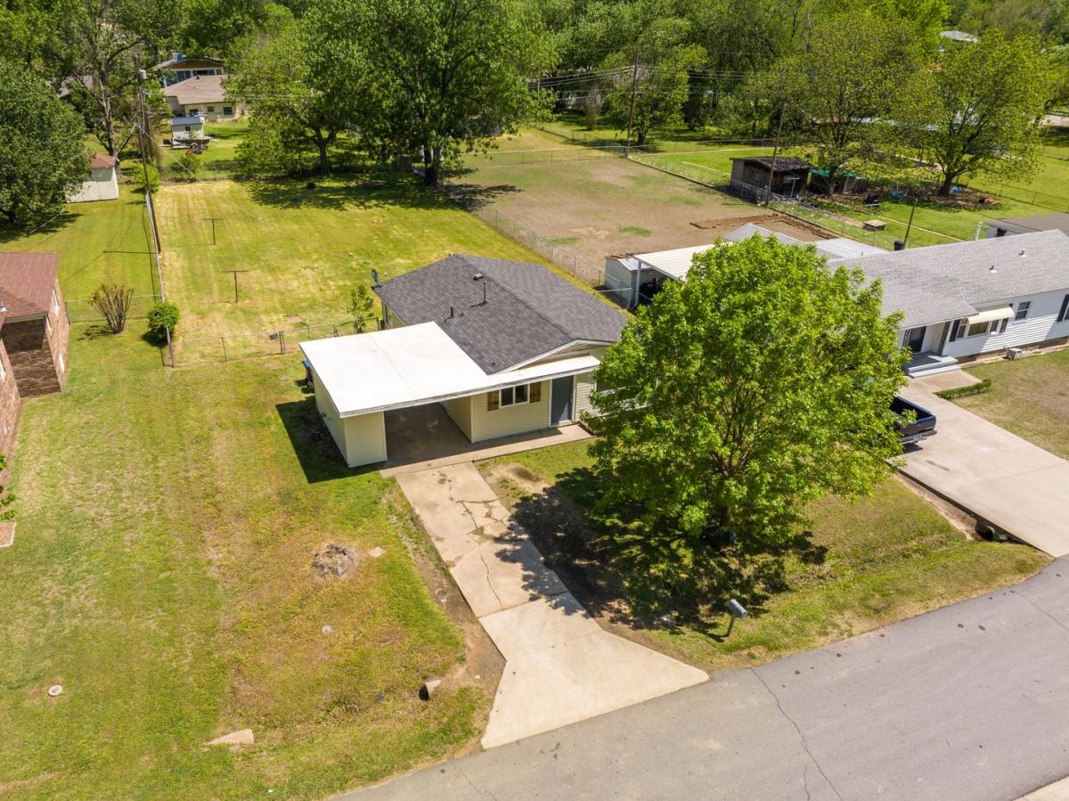 House for rent at 4407 S 26th St, Fort Smith, AR 72901