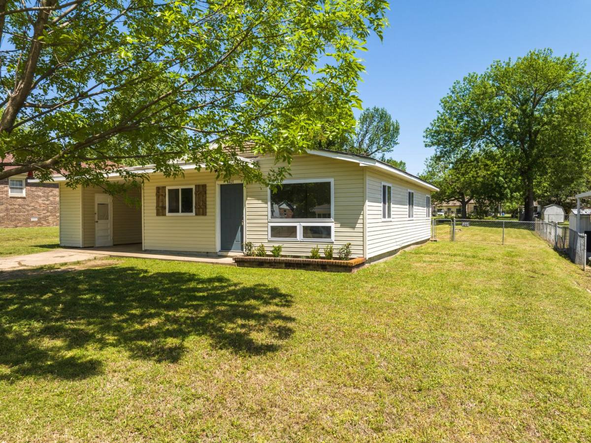 House for rent at 4407 S 26th St, Fort Smith, AR 72901