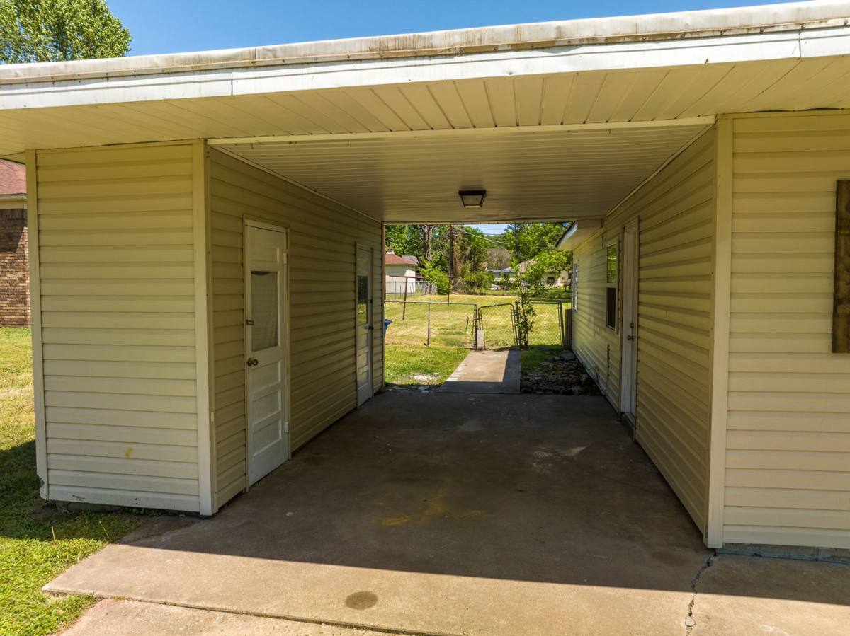 House for rent at 4407 S 26th St, Fort Smith, AR 72901