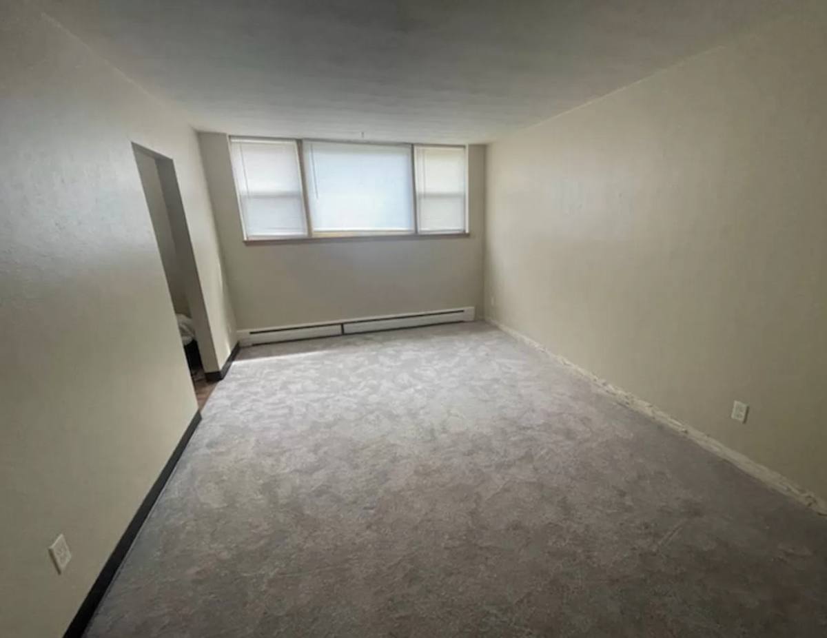 Apartment for rent at 905 1074 1447 1721 1651 7th St, Saint Paul, MN 55117